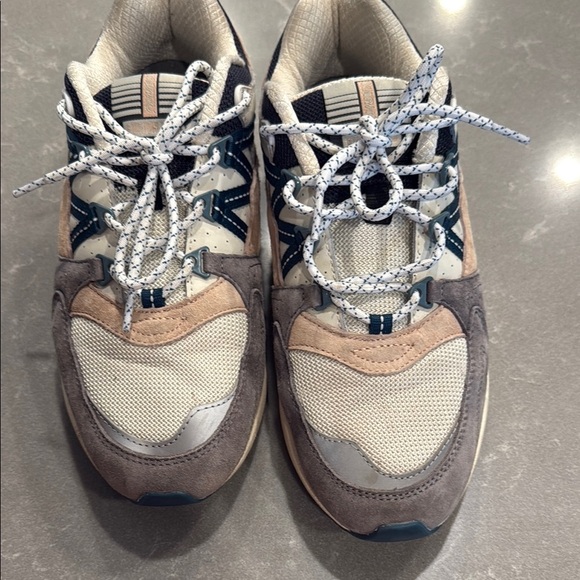 Karhu Cream and Blue Retro-Inspired Athletic Shoes - Picture 4 of 8